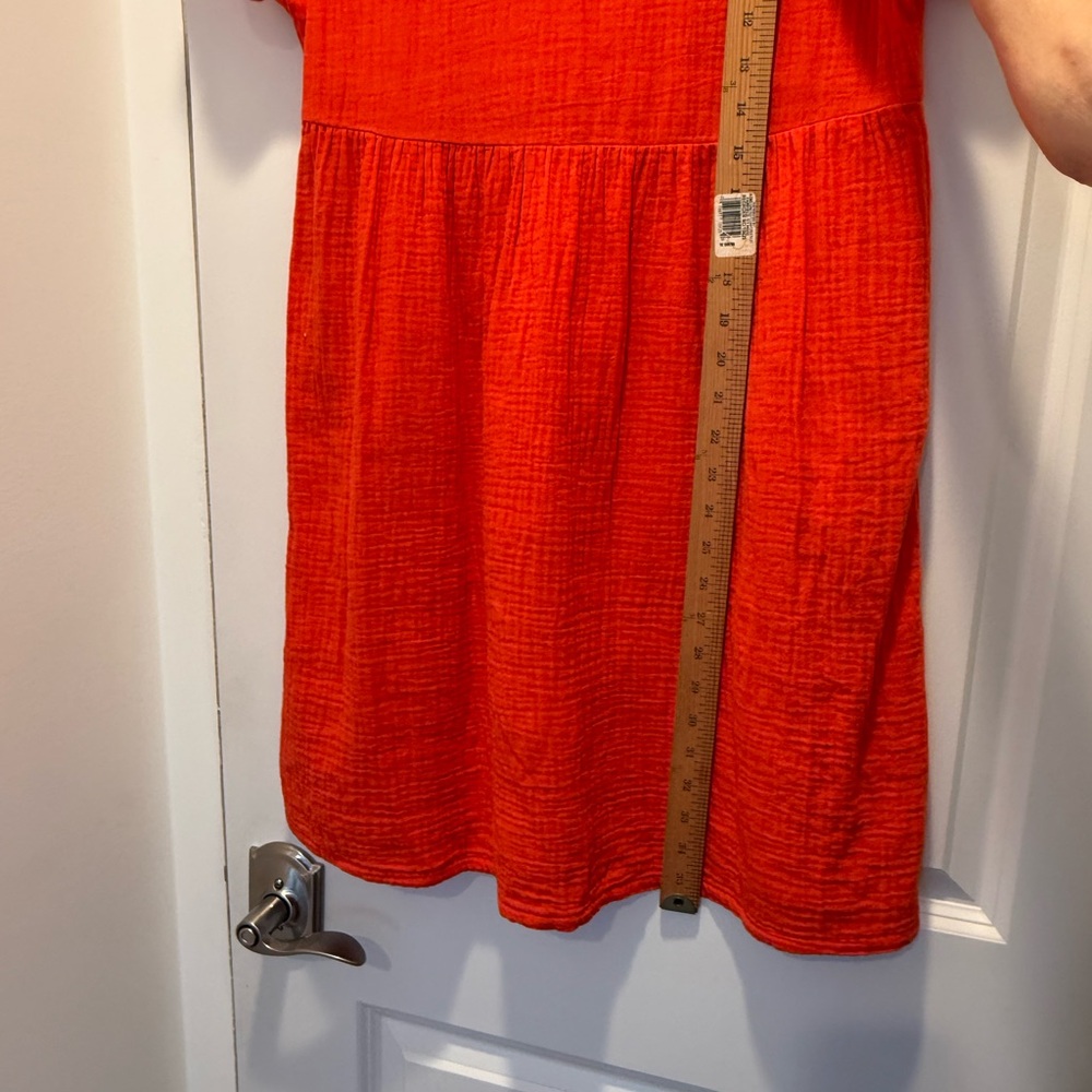 Universal Thread Bright Red V-Neck Top - Picture 4 of 9